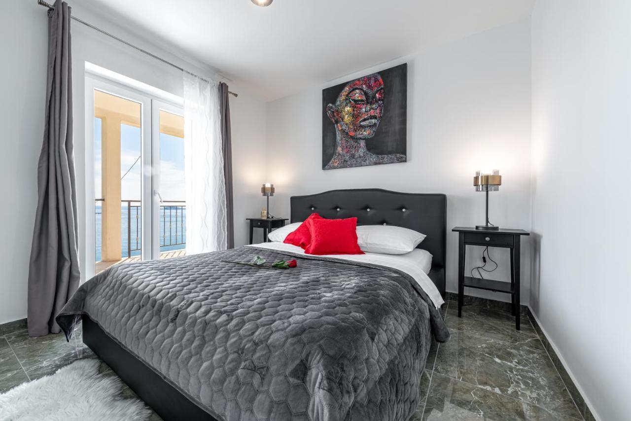 Golden Seaview Holiday Home Млини Екстериор снимка