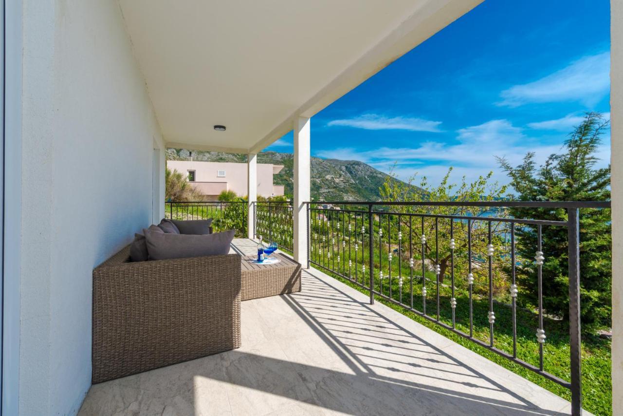 Golden Seaview Holiday Home Млини Екстериор снимка