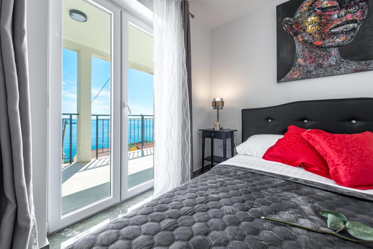 Golden Seaview Holiday Home Млини Екстериор снимка