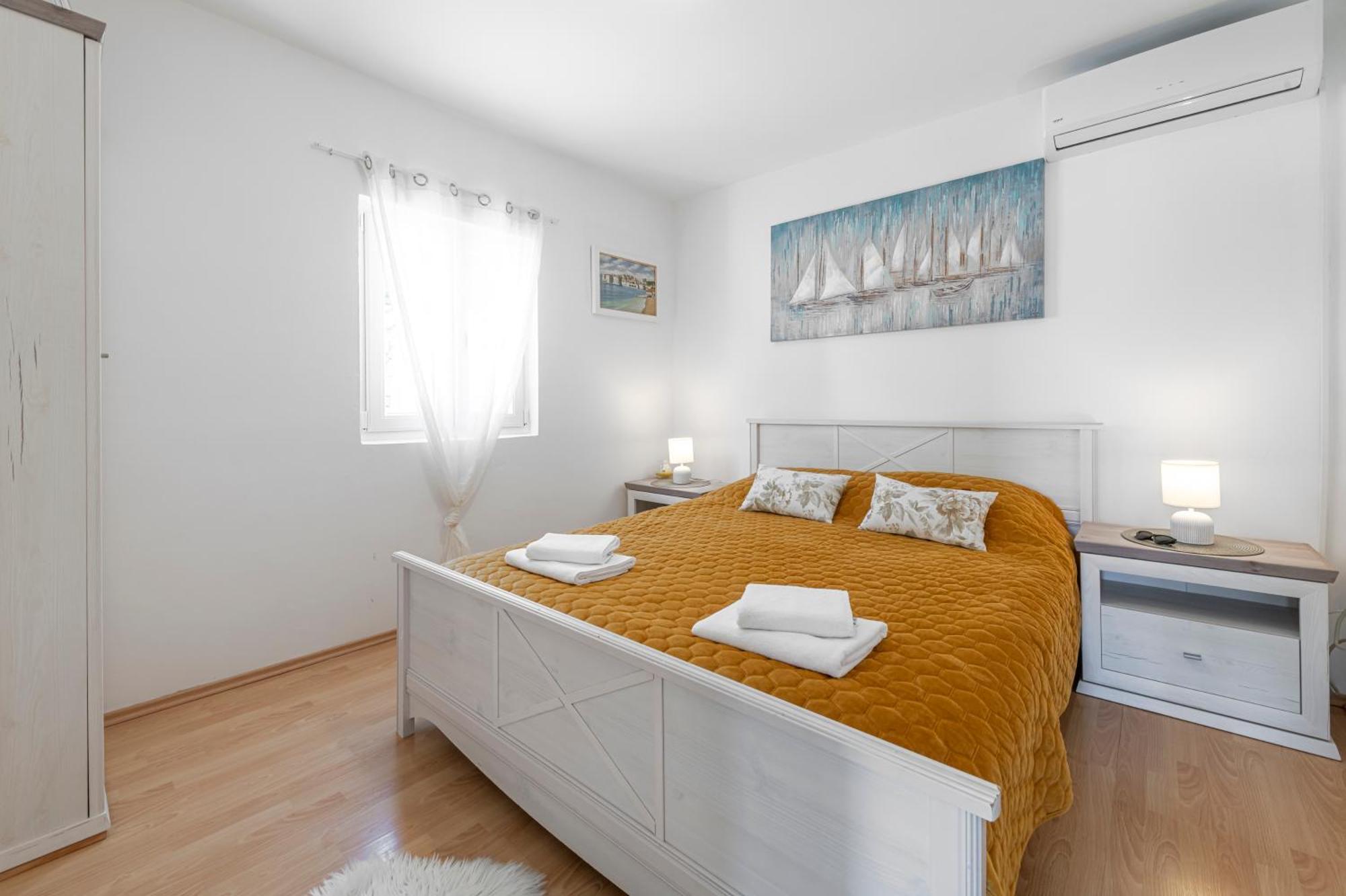 Golden Seaview Holiday Home Млини Стая снимка